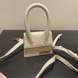 JACQUEMUS Le chiquito